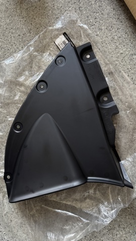 Повітроводи системи охолодження двигуна Mazda KPF256114 ціна, від 43.08 USD