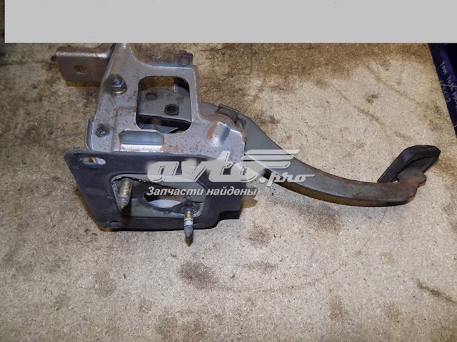 Педаль зчеплення на ЗАЗ SENS  TF, TA