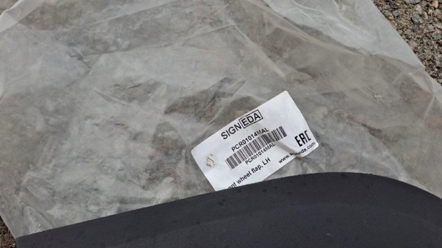 Накладка переднього лівого крила PCR01014MAL Signeda