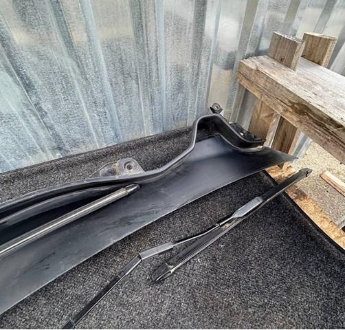Водостік лобового скла, жабо 103624500E Tesla
