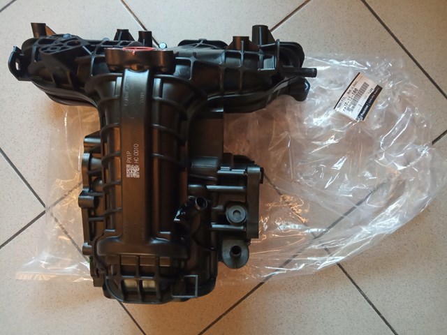 Купити PX0413100A Mazda Впускний колектор