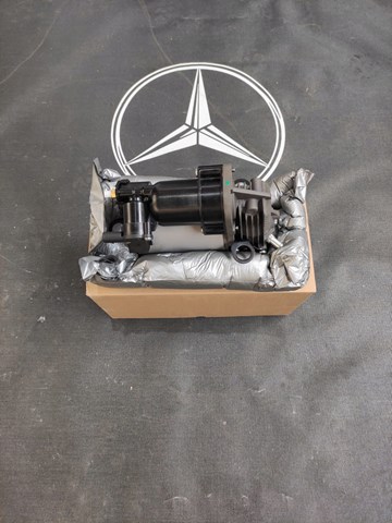 Компресор пневмоподвески AMK A1643200204