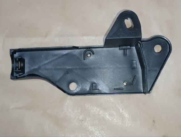 FP8502205 FPS Кронштейн замку капоту
