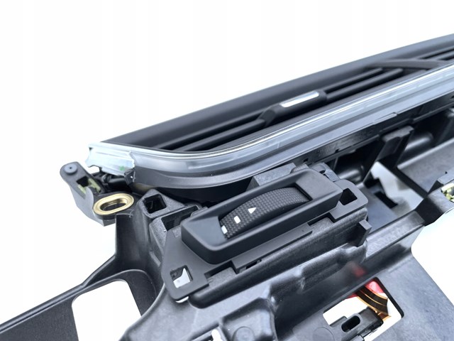 4M1820902N6PS VAG Решітка повітропровода