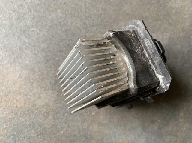 T1000034Z VALEO Регулятор оборотів пічки