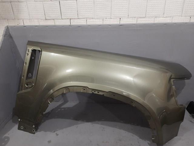 LR131386 Land Rover Крило переднє праве