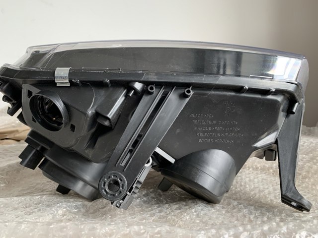 Купити FP5627R5P FPS Права блок фара