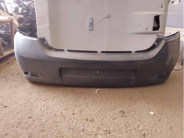 Задній бампер 850220725R Renault (RVI)