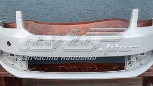 Передній бампер на Skoda Octavia 5E5