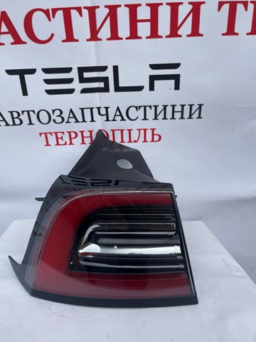 150208600D Tesla Motors Задній лівий зовнішній ліхтар
