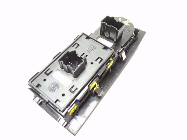 156149407 Fiat/Alfa/Lancia Кнопки переднього лівого склопід'ємника