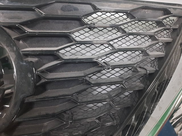 Облицювання радіатора Nissan/Infiniti 62310HV2 ціна, від 64.77 USD