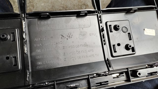 Купити 4M8853651ASRN4 VAG Захисна решітка радіатора