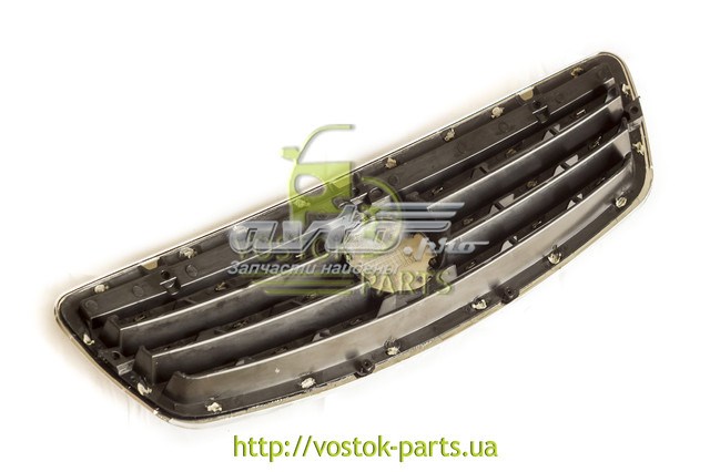 Решітка радіатора 1018003811 Geely