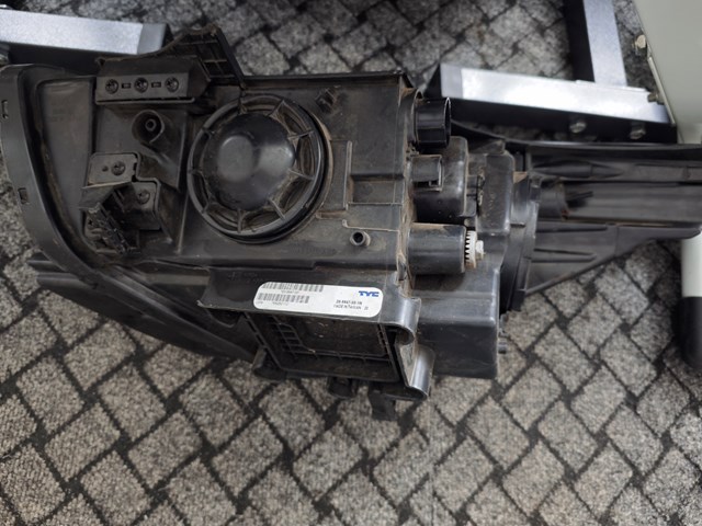 Основна фара - вставка Hyundai/Kia 92102G5040 ціна, від 415.15 USD