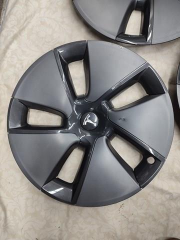 Купити 104427100A Tesla Motors Автомобільні ковпаки