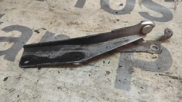 Петля капота, права Subaru 57260SA0009P