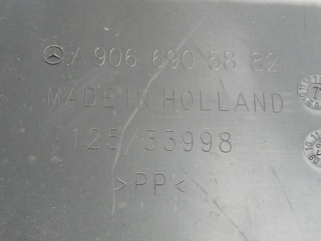 A9066905882 Mercedes Молдинг заднього правого крила