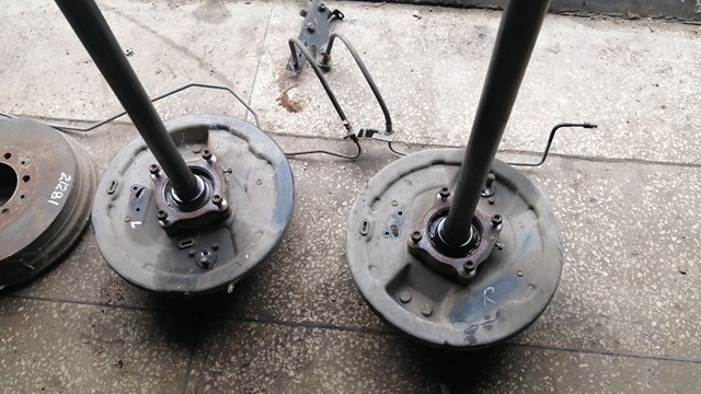 470440K130 Toyota Задні барабанні механізми з опорною плитою, лівий