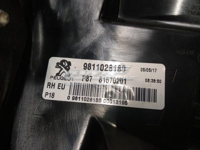 Фара задня права зовнішня Peugeot/Citroen 9811028180 ціна, від 169.65 USD