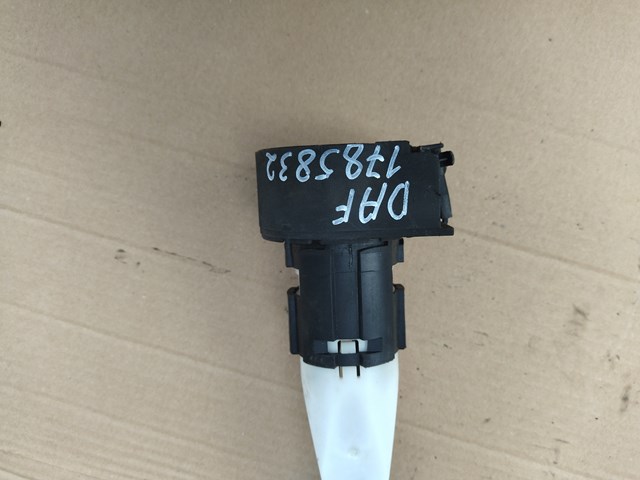 1785832 DAF 