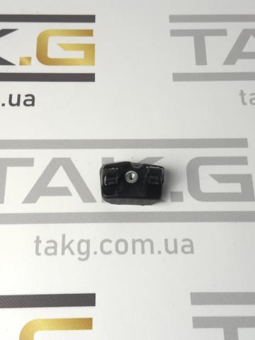 Купити 149377300B Tesla Кронштейн бампера переднього, правий