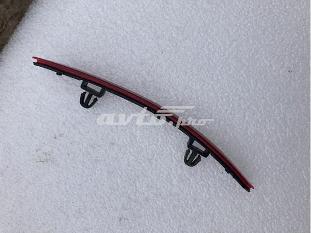 Катафот (відбивач) заднього бампера, правий 6RF945106 VAG