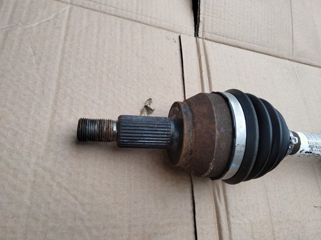 Ліва піввісь LR024758 Land Rover