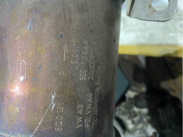  VAG 5Q0131701P ціна, від 550.23 USD