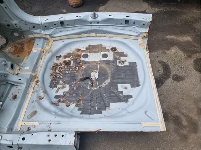 Купити KBYW53750 Mazda Днище багажника