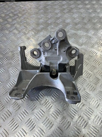 112206RC0E Nissan/Infiniti Подушка передньої опори двигуна