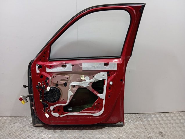 Дверка передня права Peugeot/Citroen 9803033180