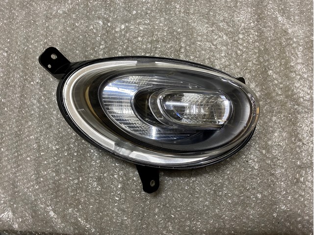 Поворотник правий Magneti Marelli LAC101