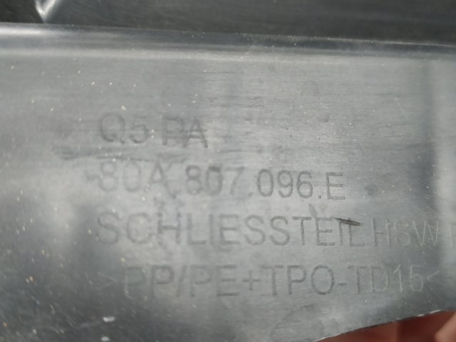 Праве кріплення переднього бампера Signeda PAD44131R ціна, від 54.02 USD