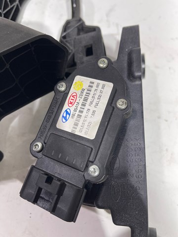  327272S000 Hyundai/Kia