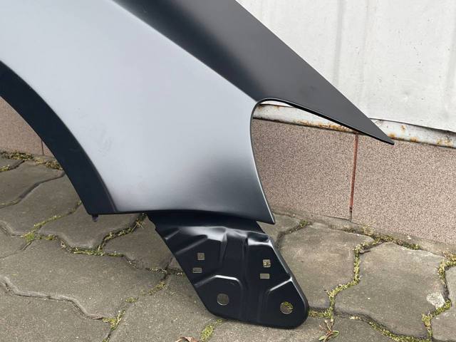 Крило переднє праве Elit KH9533312 ціна, від 84.55 USD