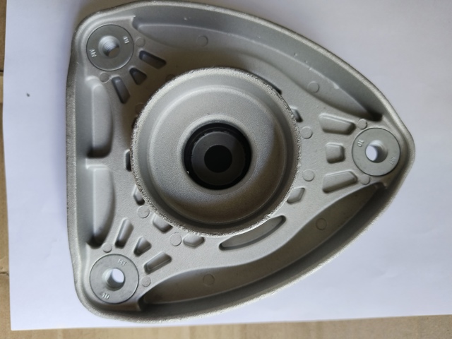 543205NA0B Nissan/Infiniti Кріплення переднього амортизатора