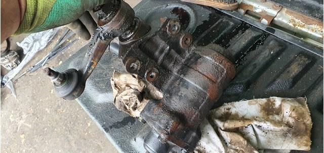 UM8132110 Mazda Рейковий рульовий механізм