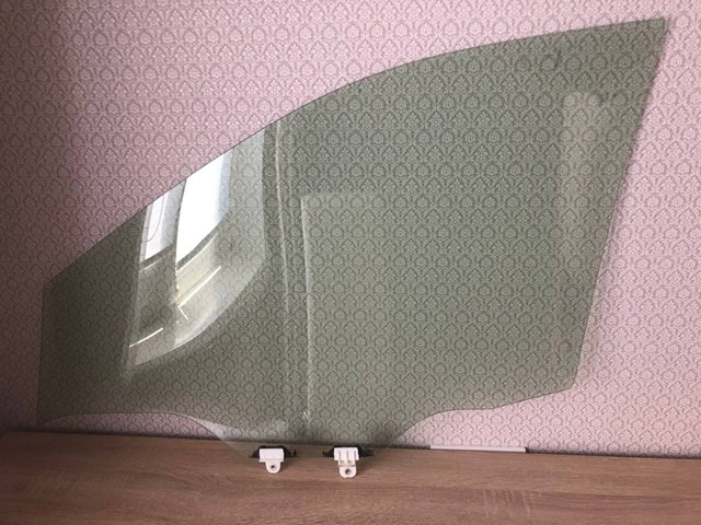 Купити 803005HA0A Nissan/Infiniti Скло передніх дверей, правою