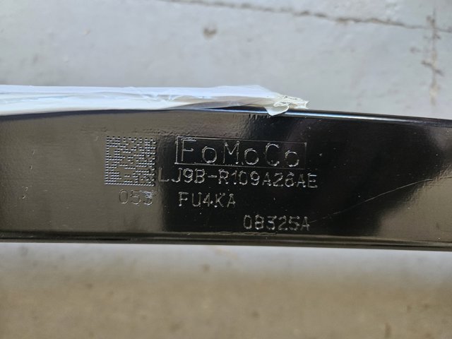 Шина бампера переднього Ford LJ9Z17757D ціна, від 954.59 USD