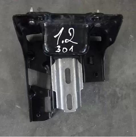 9810216980 Peugeot/Citroen Кронштейн подушки (опори) двигуна, лівої