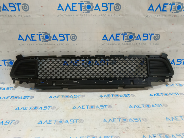 Решітка переднього бампера, центральна FPS FP3813911 ціна, від 44.34 USD