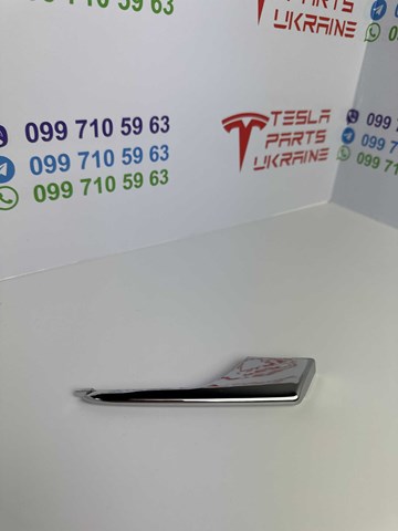 Молдинг переднього бампера, правий Tesla 104961200F ціна, від 19.00 USD