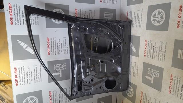 Дверка передня права Toyota 6700142161