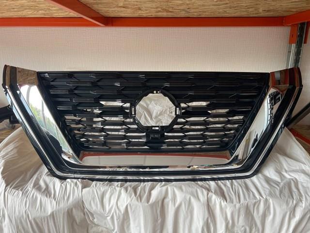 623106RA0A Nissan/Infiniti Решітка радіатора