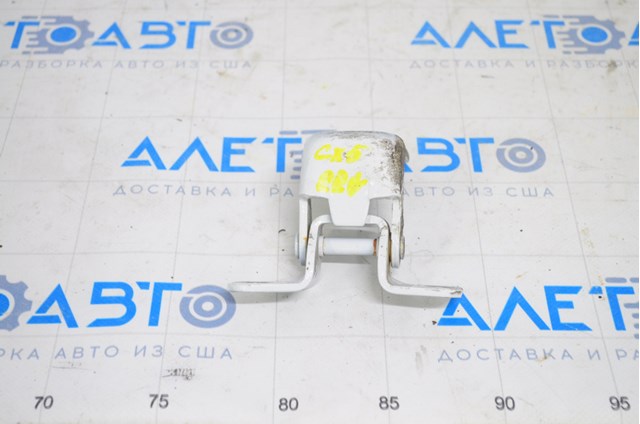 Петля заднтої двері, правої KB7W72240 Mazda