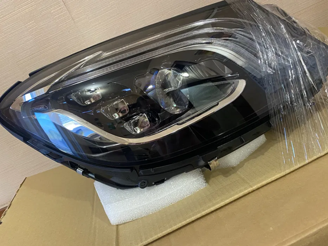 Фара правая Mercedes A2229068203 ціна, від 1230.44 USD