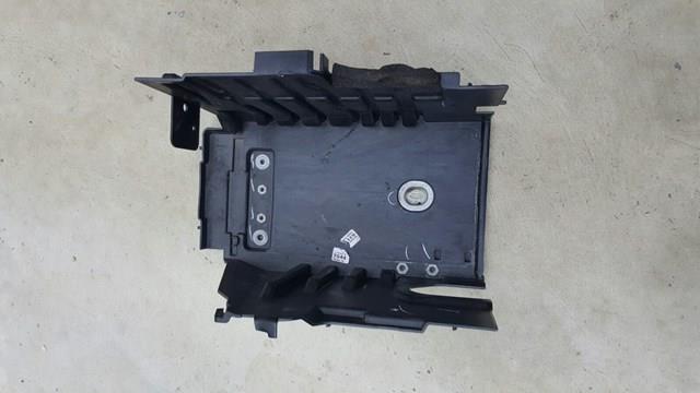 Купити LR114224 Land Rover Піддон акумулятора (АКБ)