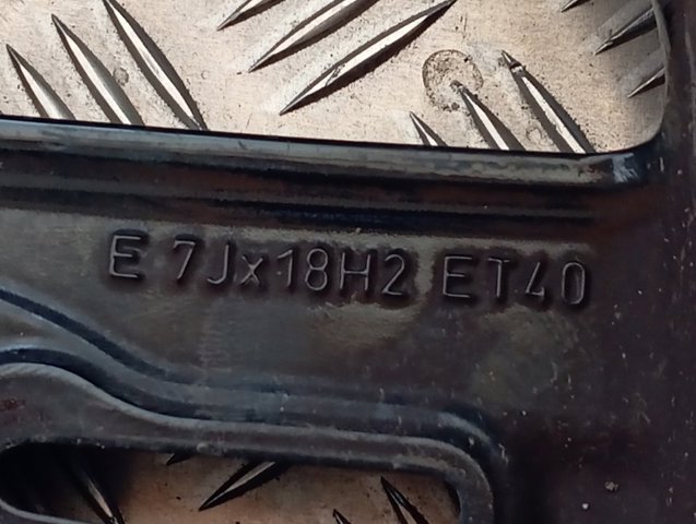Купити 81A601025AM VAG Диски колісні литі (легкосплавні, титанові)