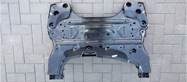 31681841 Volvo Передня балка